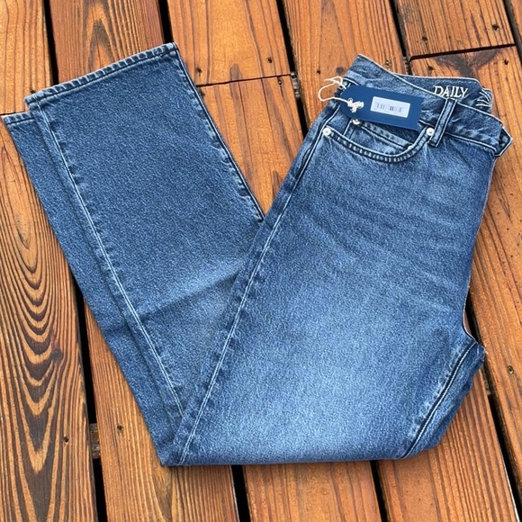 NWT Daily Blue Denim by AG Classic Straight Leg Acid Wash Jean Size 30 - Picture 6 of 10